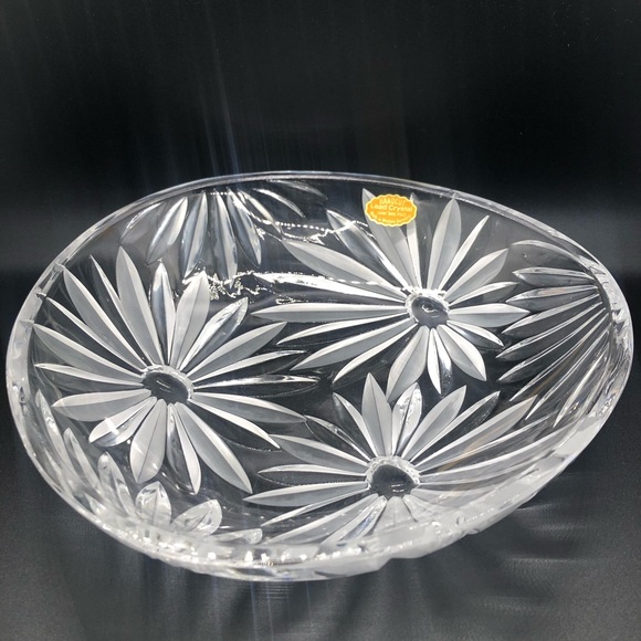 Large 9” Sunflower crystal decorative bowl 24%pbO made in western Germany - Picture 4 of 6